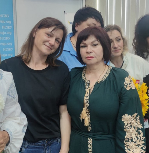 «Мені боляче, що старша 17-річна дочка хоче залишитись у Німеччині»: Світлана Головань через полон шість років не бачила своїх дітей - INFBusiness