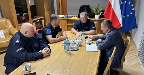 Польща оголосила пришвидшений виклик резервістів у 10 воєводствах - INFBusiness