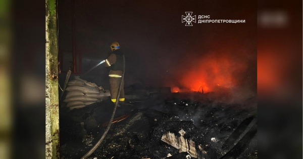 Десятки дронів атакували вночі Дніпро: мешканців міста попередили про загрозу хімічного зараження території (фото, відео) - INFBusiness