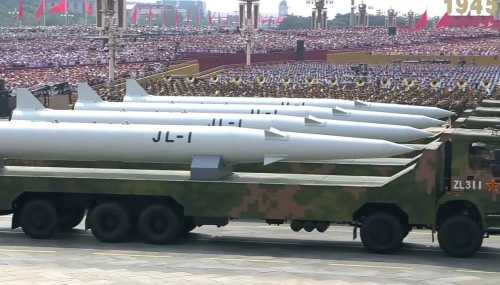 Лазери, підводні дрони та ракети, що б'ють по всьому світу: що показали на параді в Пекіні - INFBusiness