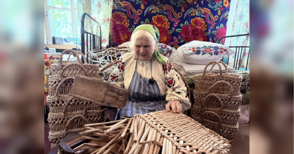 «Як почала плести кошики з рогозу, руки перестали терпнути», — 83-річна майстриня з Полтавщини - INFBusiness