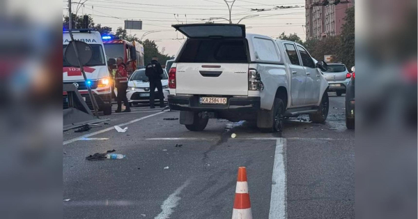 Моторошна ДТП у Києві: військовий вилетів на зустрічну і протаранив авто поліції - INFBusiness