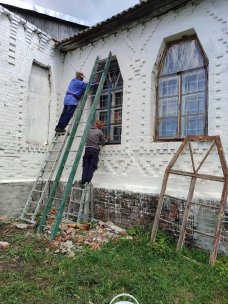 Жінка зателефонувала з Англії й попросила на її кошти відродити в селі столітню школу - INFBusiness