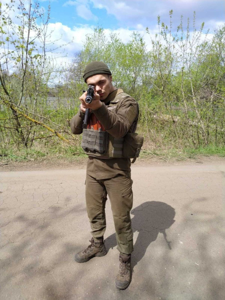У нього була одна відповідь: «Там мої побратими. Мусимо стояти на смерть»: історія 22-річного захисника, який віддав життя за Україну - INFBusiness