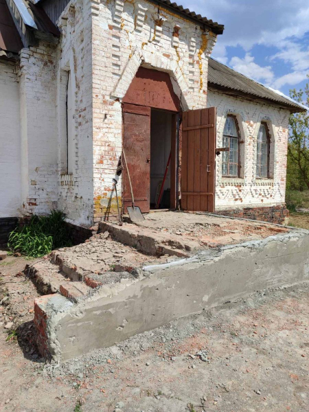 Жінка зателефонувала з Англії й попросила на її кошти відродити в селі столітню школу - INFBusiness