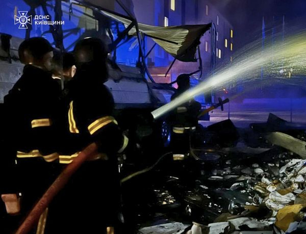 В ніч на 16 вересня російські війська атакували Україну ударними БпЛА. На Запоріжжі двоє людей загинули та 14 дістали поранення внаслідок атак ворога на Пологівський район та Запоріжжя, повідомив керівник ОВА Федоров. Пекельна ніч в Україні: вибухи, жертви, удари по дітях та рятувальниках - INFBusiness