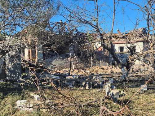Тривають роботи з ліквідації наслідків ворожої дронової атаки у Знам’янці (ФОТО) - INFBusiness