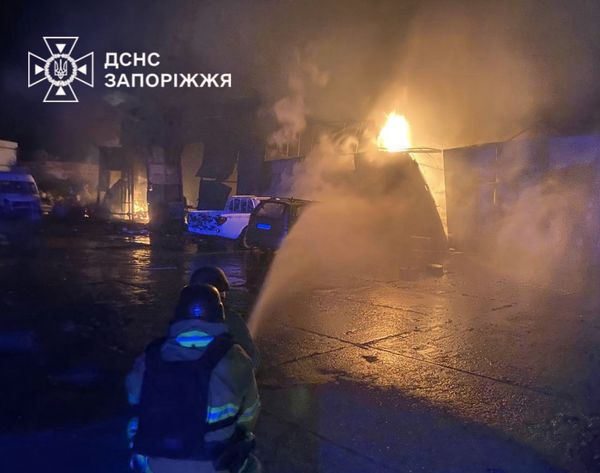 В ніч на 16 вересня російські війська атакували Україну ударними БпЛА. На Запоріжжі двоє людей загинули та 14 дістали поранення внаслідок атак ворога на Пологівський район та Запоріжжя, повідомив керівник ОВА Федоров. Пекельна ніч в Україні: вибухи, жертви, удари по дітях та рятувальниках - INFBusiness
