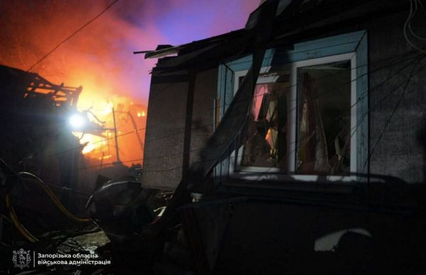 В ніч на 16 вересня російські війська атакували Україну ударними БпЛА. На Запоріжжі двоє людей загинули та 14 дістали поранення внаслідок атак ворога на Пологівський район та Запоріжжя, повідомив керівник ОВА Федоров. Пекельна ніч в Україні: вибухи, жертви, удари по дітях та рятувальниках - INFBusiness