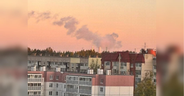 Росію знову атакували дрони. У Ленінградській області у порту «Приморськ» відбулося відкрите горіння на судні, яке було ліквідовано. Про це повідомив губернатор області Олександр Дрозденко. Приморськ у вогні: дрони вдарили по нафтотранзиту росії - INFBusiness