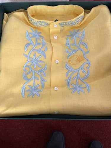 Посол Надоленко подарував королю Малайзії вишиванку від дизайнера Дамірової - INFBusiness