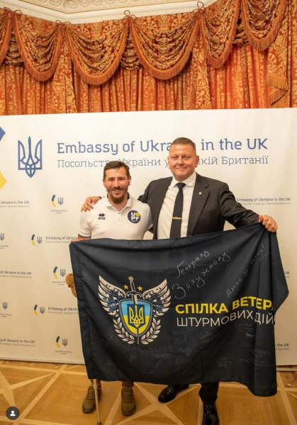 Півтора року паралічу через поранення в спину: ветеран після вживлення нейростимулятора став на ноги й здобуває перемоги в спорті - INFBusiness
