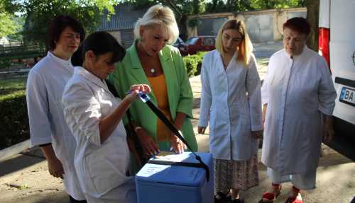 Майже тисячу доз вакцин доправили до медзакладів Кіровоградщини (ФОТО) - INFBusiness