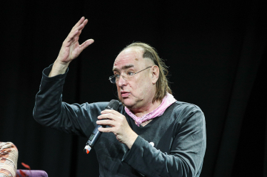 Українські театри повертаються з канікул. Натхненні підвищеним інтересом глядачів, вони запускають нові сцени й готують неочікувані колаборації. Forbes Ukraine запитав провідні театри Києва, Львова та Одеси про плани на новий сезон Андрій Жолдак /SOTA Cinema Group