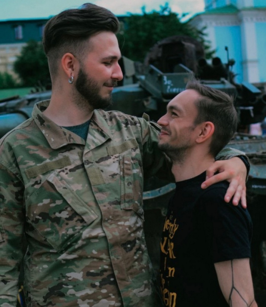«Від вибуху я просто „влетів“ у бетонну стіну»: гей-військовий Микола Милованов про виклики під час повномасштабної війни - INFBusiness