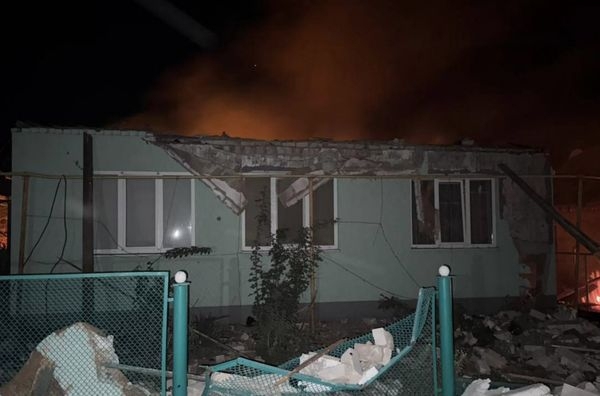 У ніч на 4 жовтня росіяни атакували Україну ударними дронами та ракетами. За даними командування Повітряних сил, противник запустив 109 БпЛА різних типів, а також три балістичні ракети «Іскандер-М/KN-23». Палають школи й будинки, поранені діти, міста без світла: ППО збила 73 дрони, але десятки влучили (фото, відео) - INFBusiness