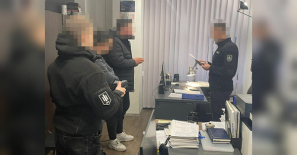 «Били по голові та тілу»: у Києві поліцейські біля ТЦК звіряче знущались із затриманого (відео) - INFBusiness