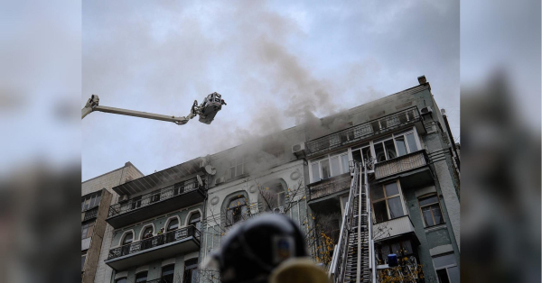Вогонь охопив житловий будинок у центрі Києва: рух перекрито, як курсує громадський транспорт - INFBusiness