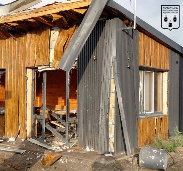Росіяни вдарили по центру Чернігова, лікарні у Херсоні та базі відпочинку у Сумах (фото, відео) - INFBusiness