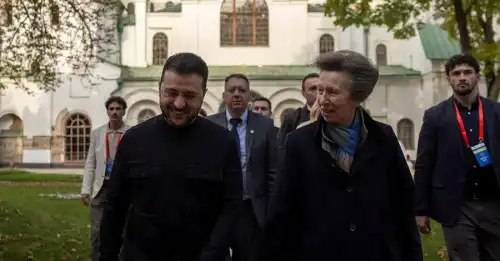 Принцеса Анна під час візиту до України зустрілася із президентом Зеленським - INFBusiness