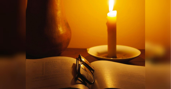 Після введення в Україні з середини жовтня графіків відключення електроенергії влада не може дати відповіді, коли її скасують. Тим часом експерти прогнозують відключення до 20 годин на добу, щоправда, за найпесимістичнішого сценарію, і говорять швидше про 12 годин з електроенергією і 12 годин без неї. До 20 години без світла на добу: наскільки це реально? - INFBusiness