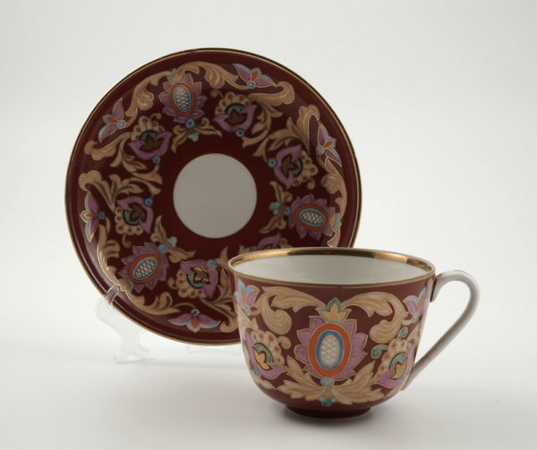 Олександр Агафонов. Чайна пара. Баранівський фарфоровий завод, 1957. Колекція Національного музею декоративного мистецтва України «На виставці у Софії Київській легендарний сервіз „Бутон“ представлений у двох раритетних кольорах», — колекціонерка Людмила Карпінська-Романюк - INFBusiness