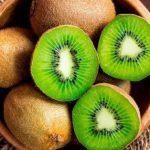 Медики назвали фрукт, який корисно з'їсти перед сном - INFBusiness