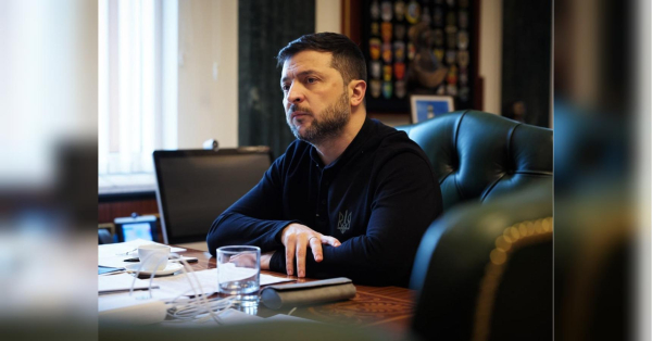 Зеленський позбавив громадянства «осіб з паспортом рф»: у ЗМІ назвали прізвище чиновника - INFBusiness