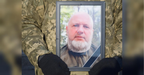 Пішов добровольцем в частину, де служив син: захисник повернувся до рідної Шепетівки «на щиті» - INFBusiness