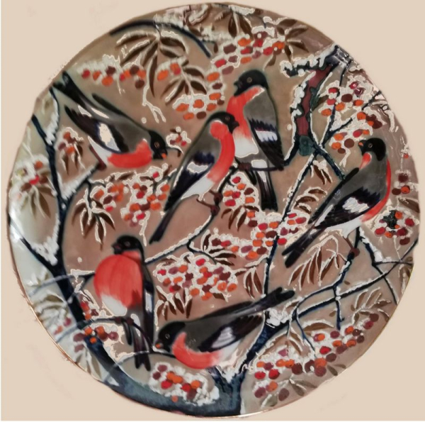 «Можливо, посуд з ягодою, яка вважається сильним оберегом, є й у вашій оселі» — колекціонерка Людмила Карпінська-Романюк - INFBusiness