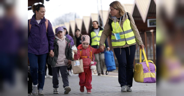 Тисячі українських біженців можуть стати бездомними після рішення влади Шотландії - INFBusiness