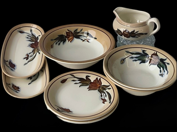 Г. Кломбицька. Посудні вироби. Будянський фаянсовий завод. 1970-ті «Фаянсовий посуд може коштувати дорожче за порцеляновий лише в одному випадку», — колекціонерка Людмила Карпінська-Романюк - INFBusiness