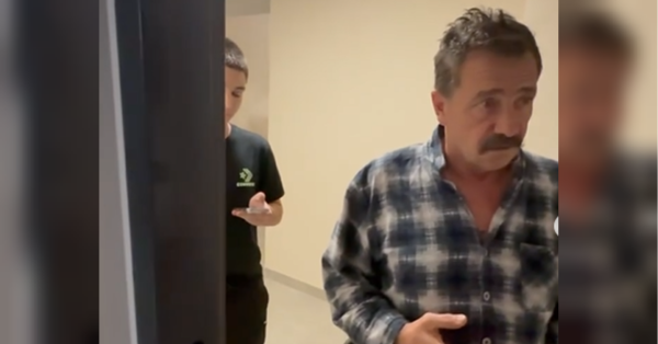 На Львівщині, де нещодавно сталася моторошна ДТП, поліцейські розпочали кримінальні провадження за фактом конфлікту між сусідами у Винниках. Про це повідомила поліція Львівської області. Пораненого бійця Азову" та його дружину побили сусіди — «заважав» звук його милиці - INFBusiness