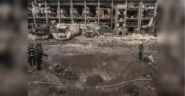 Під час масованої атаки з повітря, яка тривала відучора, ворог випустив по Україні 486 засобів повітряного нападу — 22 ракет та 464 БпЛА різних типів. Основний удар було спрямовано на столицю та Київську область. Росіяни випустили понад 460 дронів, 22 ракети «Калібр», «Кинджал» та «Іскандер»: Зеленський відреагував на нічний обстріл - INFBusiness