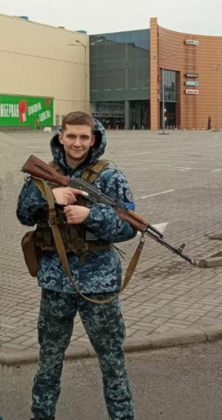 Стікаючи кров’ю, попередив про ворожу засідку: історія 23-річного Героя України, який віддав життя, рятуючи побратимів - INFBusiness