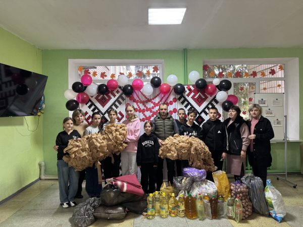 «Моє хобі — латати ями на дорогах»: айтівець з Полтавщини самотужки укладає асфальт на розбитих вулицях - INFBusiness