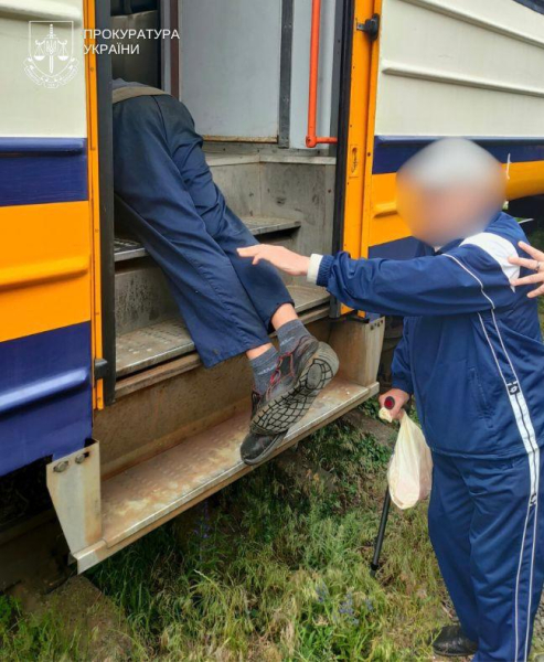 У Києві пасажир міської електрички зламав ноги з вини машиніста: що сталося (фото) - INFBusiness