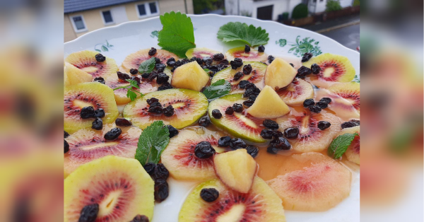 Фруктовий салат із ківі та лікером: смакує, як у дорогому ресторані, але коштує копійки - INFBusiness