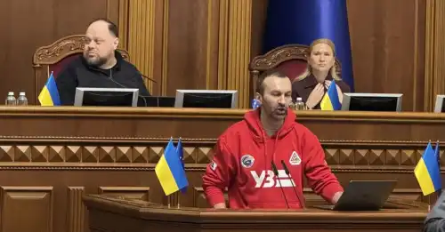 Лещенко прийшов у Раду в худі Укрзалізниці і анонсував динамічне ціноутворення квитків - INFBusiness