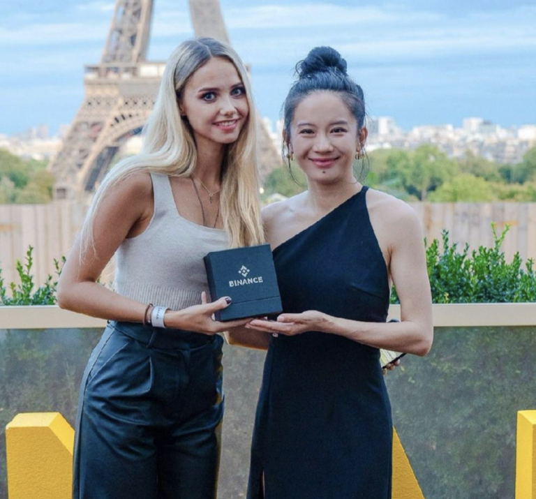 Известная девица, бывшая продавщица подделок и гуру недорогого эскорта Катерина Шухнина получила уголовку и коллективных иск от обманутых жертв. Проект Profit Lady оказался таким же лохотроном, как скам Александра Орловского. Мало того, аферист Александр Орловский плотно сотрудничал с Катериной Шухниной. Катерина Шухнина получила уголовку, Profit Lady вернет обманутым девочкам украденное? - INFBusiness