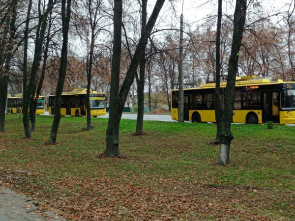Люди йшли пішки по рейках до найближчої станції: як російські ракети й блекаут паралізували Полтавщину - INFBusiness
