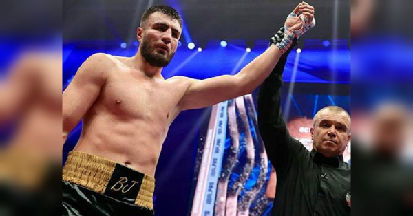 На арені Humo Arena у Ташкенті (Узбекистан) відбувся вечір боксу, організований промоутерською компанією Lift Promotios. В одному з головних боїв непереможний дворазовий олімпійський чемпіон Баходір Джалолов (16 перемог, 14 з них — нокаутом) у рамках суперважкої ваги бився у рингу з небитим досі чемпіоном Нігерії Соломоном Адебайо (14 перемог, 13 з них — нокаутом, 1 поразка). Дворазовий олімпійський чемпіон на очах в Усика нокаутував непереможного гренадера (відео) - INFBusiness