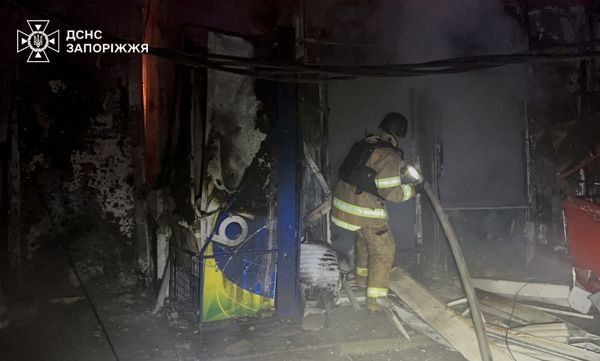 Атака росії на Запоріжжя: авіабомба влучила по міському ринку, є загиблі та поранені (фото, відео) - INFBusiness