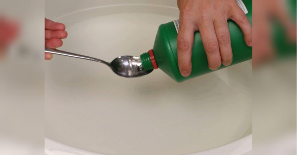 Пролили зеленку на підлогу чи пожовтіла білизна? Еспертка Марина порадила аптечні засоби, які «творять чудеса»