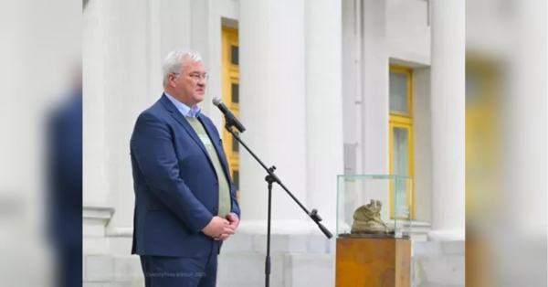 Міністр закордонних справ України Андрій Сибіга закликає міжнародних партнерів України, яка бореться з російською агресією, перейти від підходу підтримки «скільки буде потрібно» до «настільки сильно, наскільки це можливо». Про це він написав у соцмережі Х. Сибіга назвав умови, за яких путін зупинить війну - INFBusiness