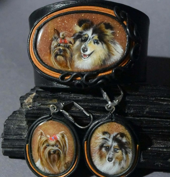 Коллі та йорк на цій прикрасі — справжні красунчики «Щоб поєднувати прикраси з анімалістичними мотивами з одягом, варто знати деякі секрети», — майстриня Юлія Котова - INFBusiness