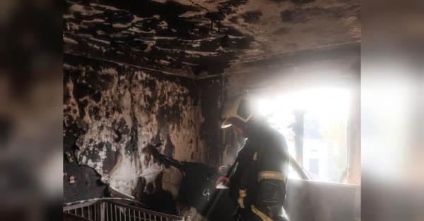 «Це важке випробування»: рятувальник гасив пожежу у власній квартирі після атаки дрона - INFBusiness