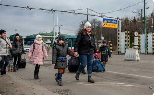 Фото: gettyimages.com Статус біженця скасують: як українцям легально залишитись у ЄС після - INFBusiness