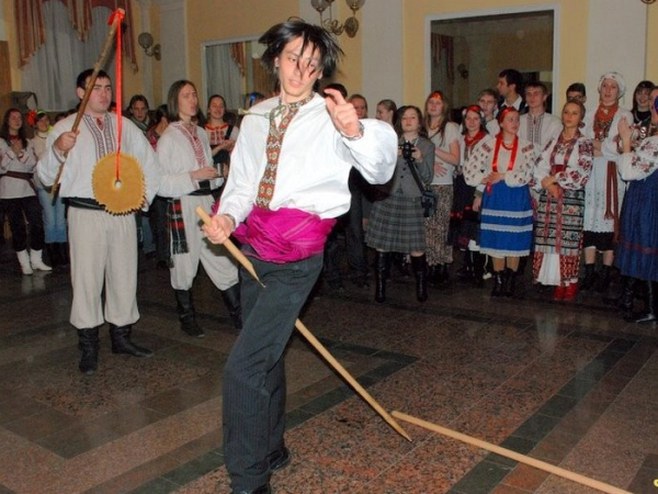 Випікання «калити», дівочі ворожіння і хлопчачі витівки: яким звичаям слідували українці на Андрія, у що вірували і яких обрядодій дотримувалися - INFBusiness