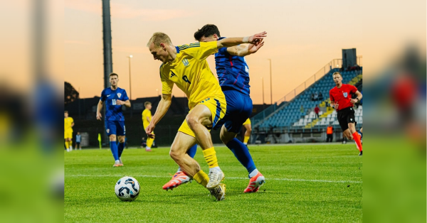 У п'ятницю, 14 листопада, молодіжна збірна України з футболу, яка розгромила Литву (4:0), зіграла внічию з Угорщиною (3:3) і поступилася Хорватії (0:1), проведе на стадіоні «Касимпаша Реджеп Таїп Ердоган» у Стамбулі черговий матч кваліфікації чемпіонату Європи 2027 року проти своїх однолітків з Туреччини (арбітр — Георгій Гінчев із Болгарії). Де безкоштовно дивитися онлайн Туреччина U21 — Україна U21: розклад трансляцій та прогноз на відбірний матч Євро-2027 - INFBusiness